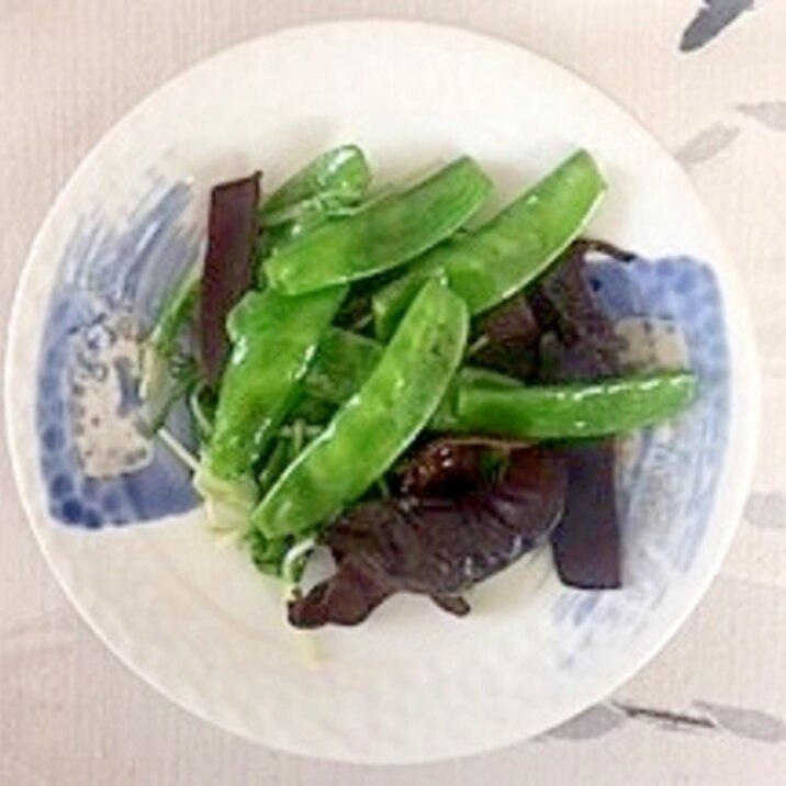 水菜、きくらげ、えんどうの炒め物